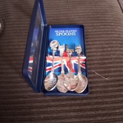 Collectable  Souvenir British  Silver Plated  Spoon Set 