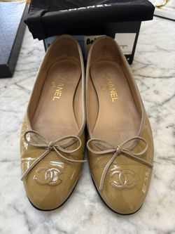  Channel Ballerina Shoes Size 7 Color Beige 