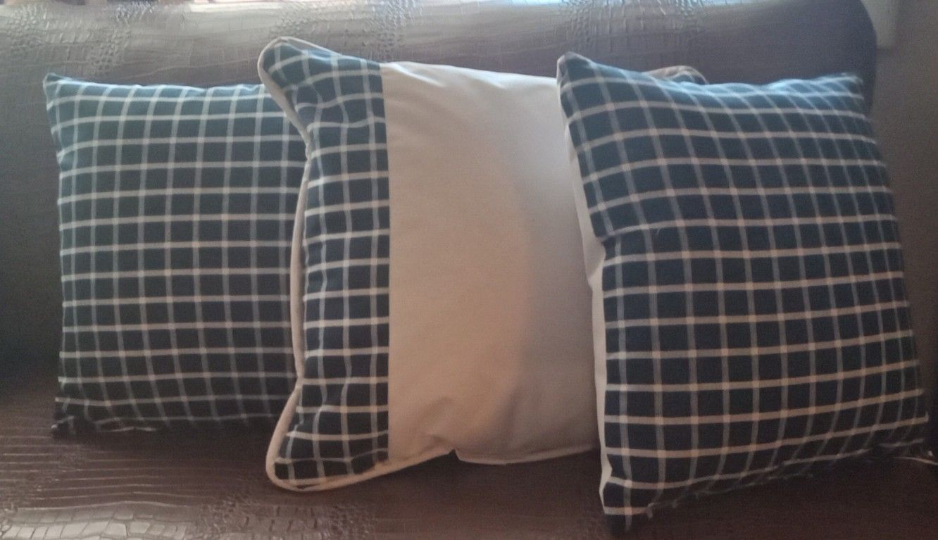 3 Piece Pillow Set