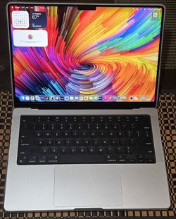 MacBook Pro 14"  M3 Pro (Apple)