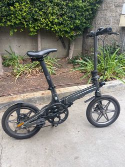 Folding electric bicycle