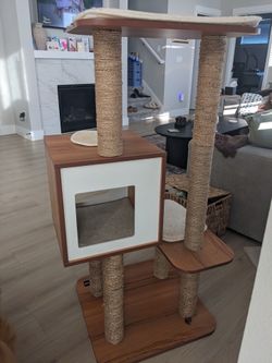Cat tree. Great condition