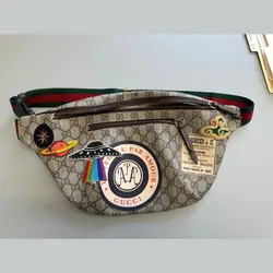 GUCCI GG Supreme Courier Body Bag