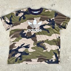 Vintage Adidas Green camouflage T-shirt (size 2XL)