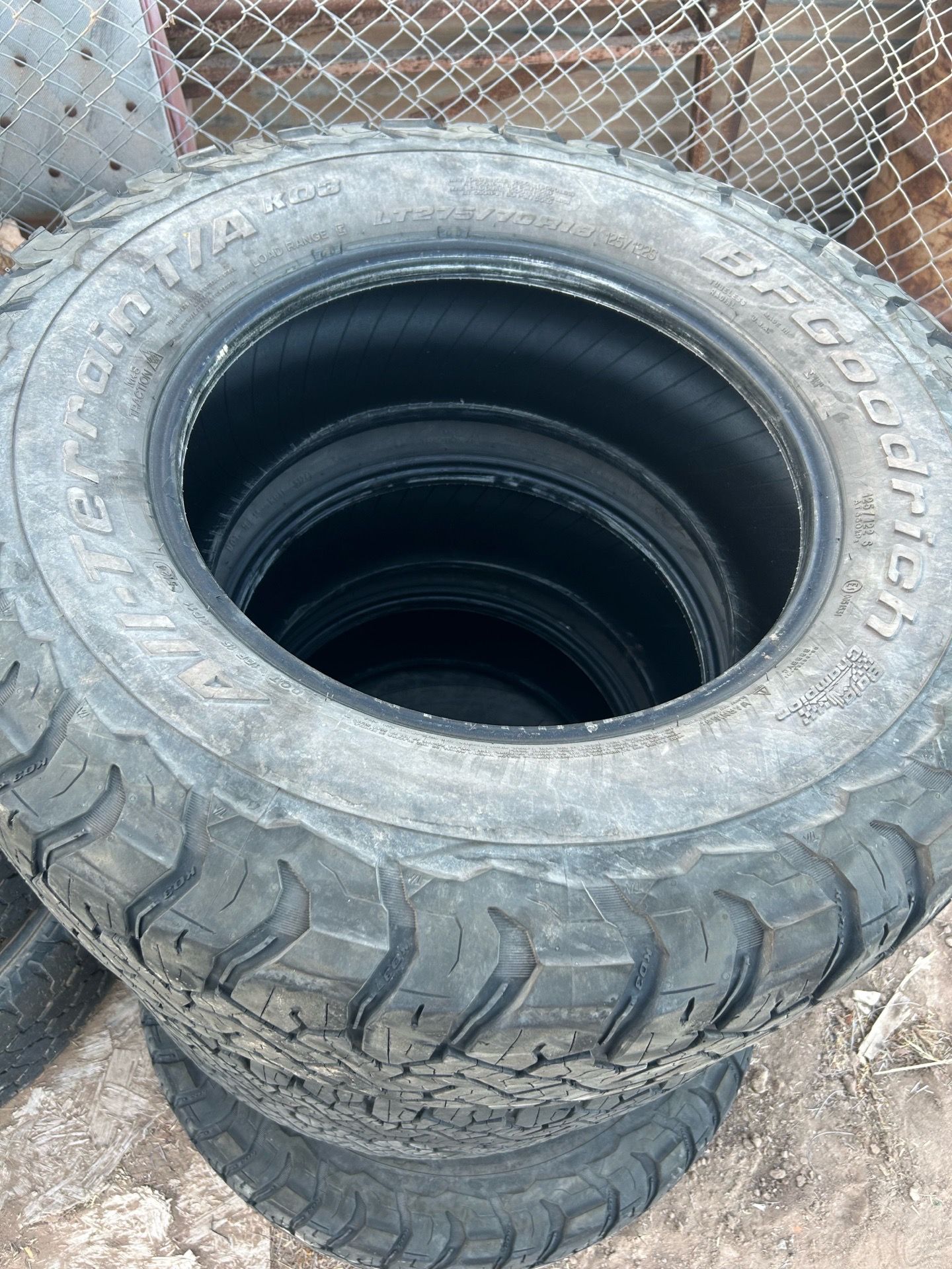 Tires 275 /70 r18