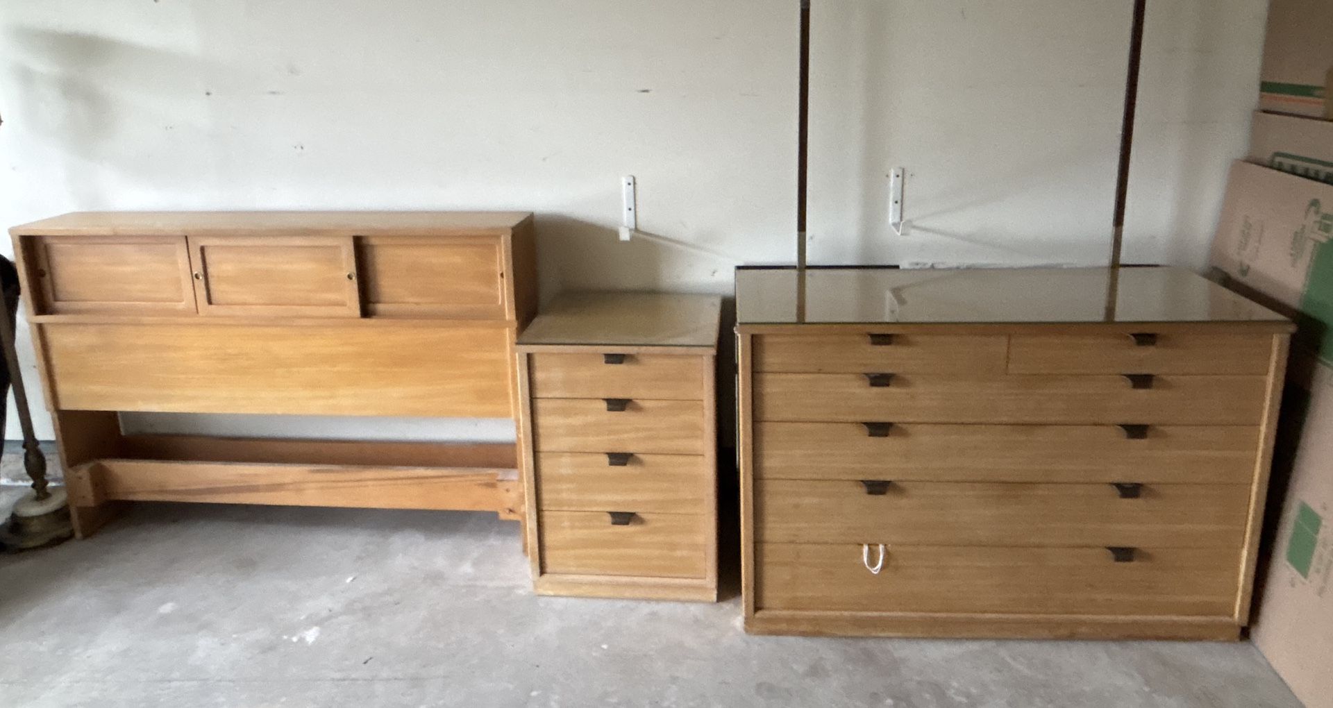 ONLY $50 —Vintage 3 Piece Bedroom Set