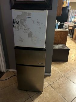 Smaller fridge $20 bigger fridge $40 they both work just need a wipe down