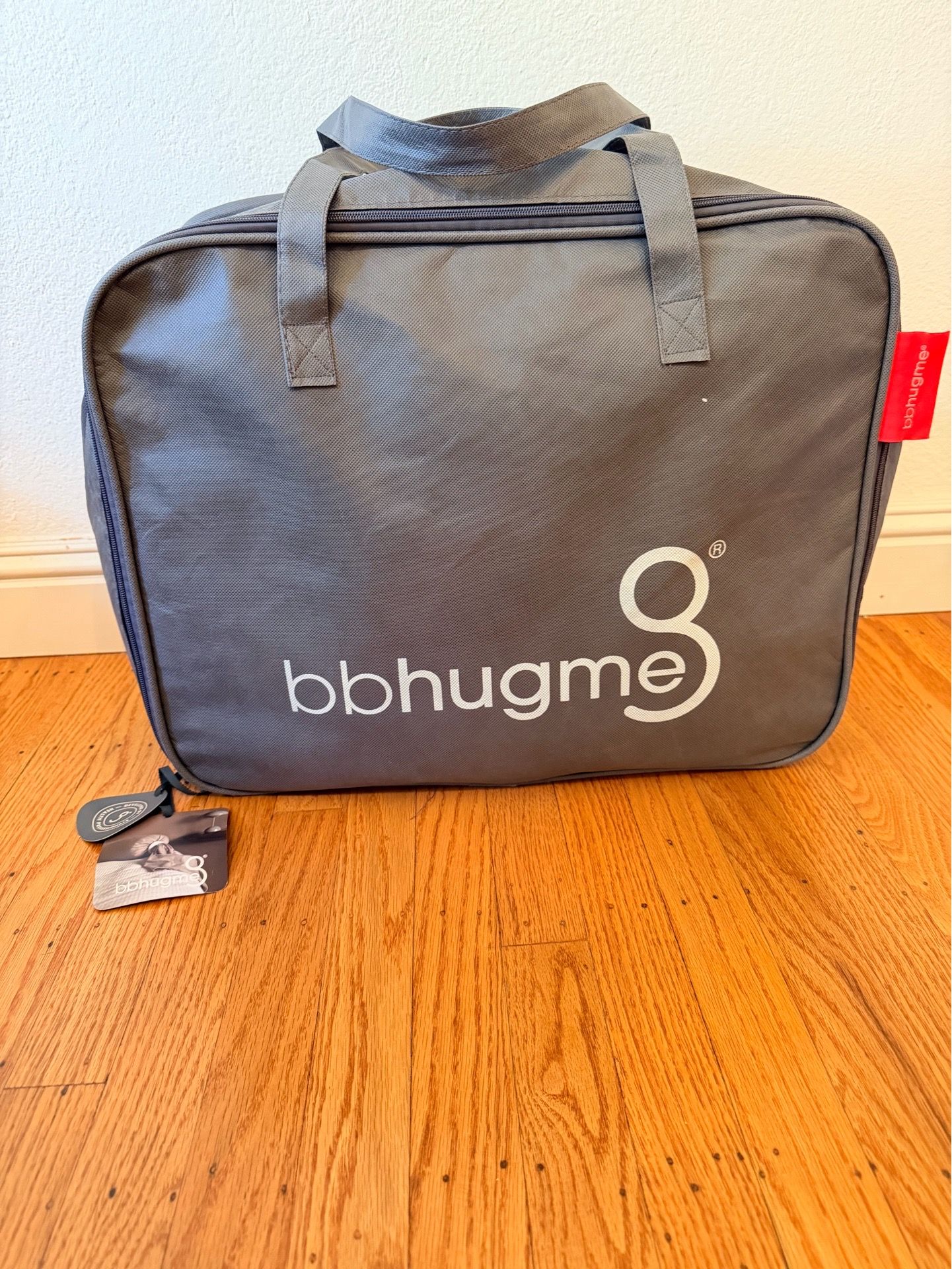 Like new - bbhugme pregnancy pillow and carrying bag