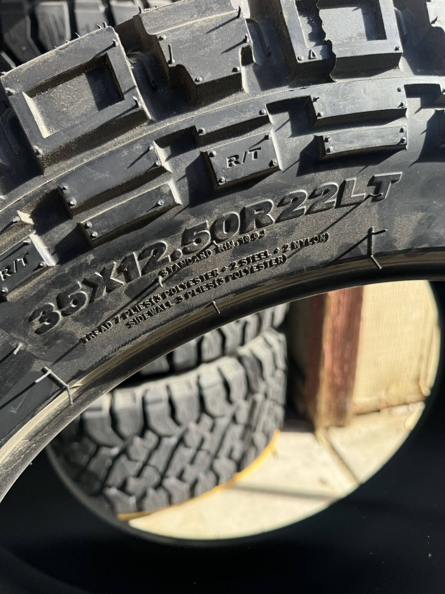 80 percent new asking 700 obo I’ll Trow a extra tire on top 35x12.50R22LT brand klevers RT