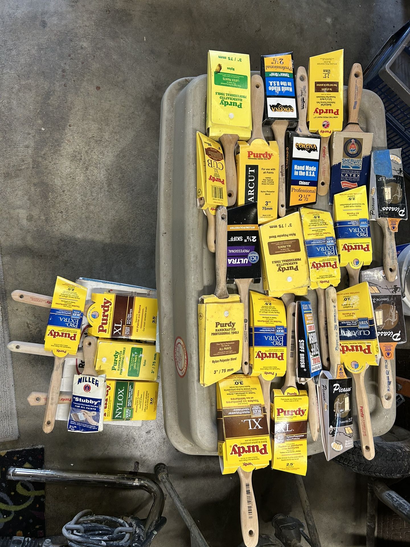 PAINT TOOLS SHOP/incl 24’ And 20.’ Ladders,spray Pumps ,HVLP Etc