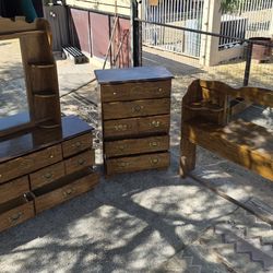 Bedroom set 4 pieces