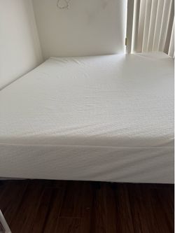 Zinus Memory Foam 12 inch CalKing Mattress