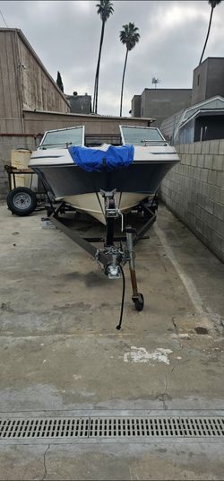 1988 Invader Boat