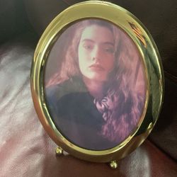 Vintage Ball-Footed Gold Oval Picture Frame 8”x 6.5” Brass Standing Photo Frame 