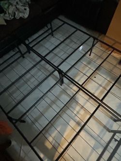 Queen size platform bed