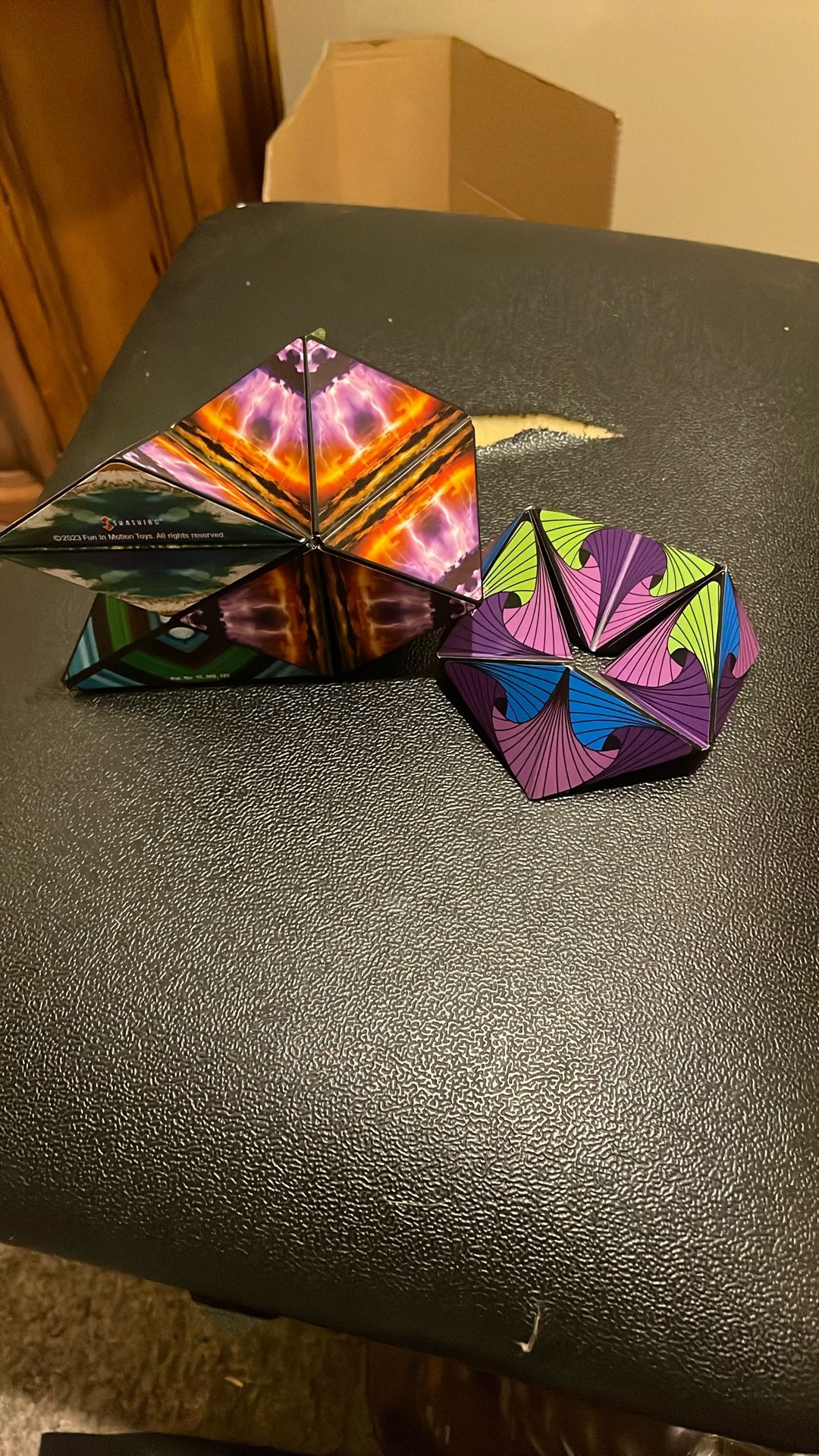 Weird puzzle toy something like a Rubiks cube