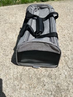 Pet carrier