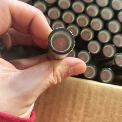 73 -775 Crème Super Red Lip Sticks