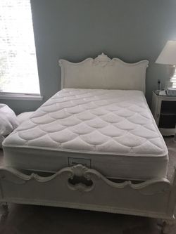 Lovely Antique Full Size Bed CLEAN