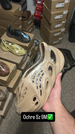 Yeezy Foam RNR Ochre Sz 9M