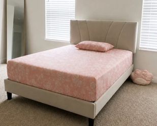 NEW 🚨Upholstered Platform Bed with Adjustable Headboard Cama Queen nueva en su caja DISPONIBLE 🚨