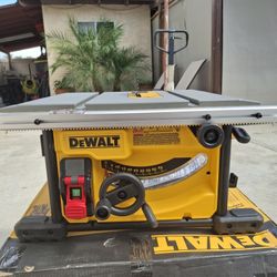 Dewalt 25 Amp Corded 8-1/4 in. Compact Table Saw 