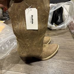 women boot size 9/5