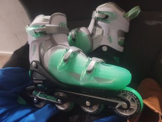 Roller. ..almost New. Just Had To Try Them