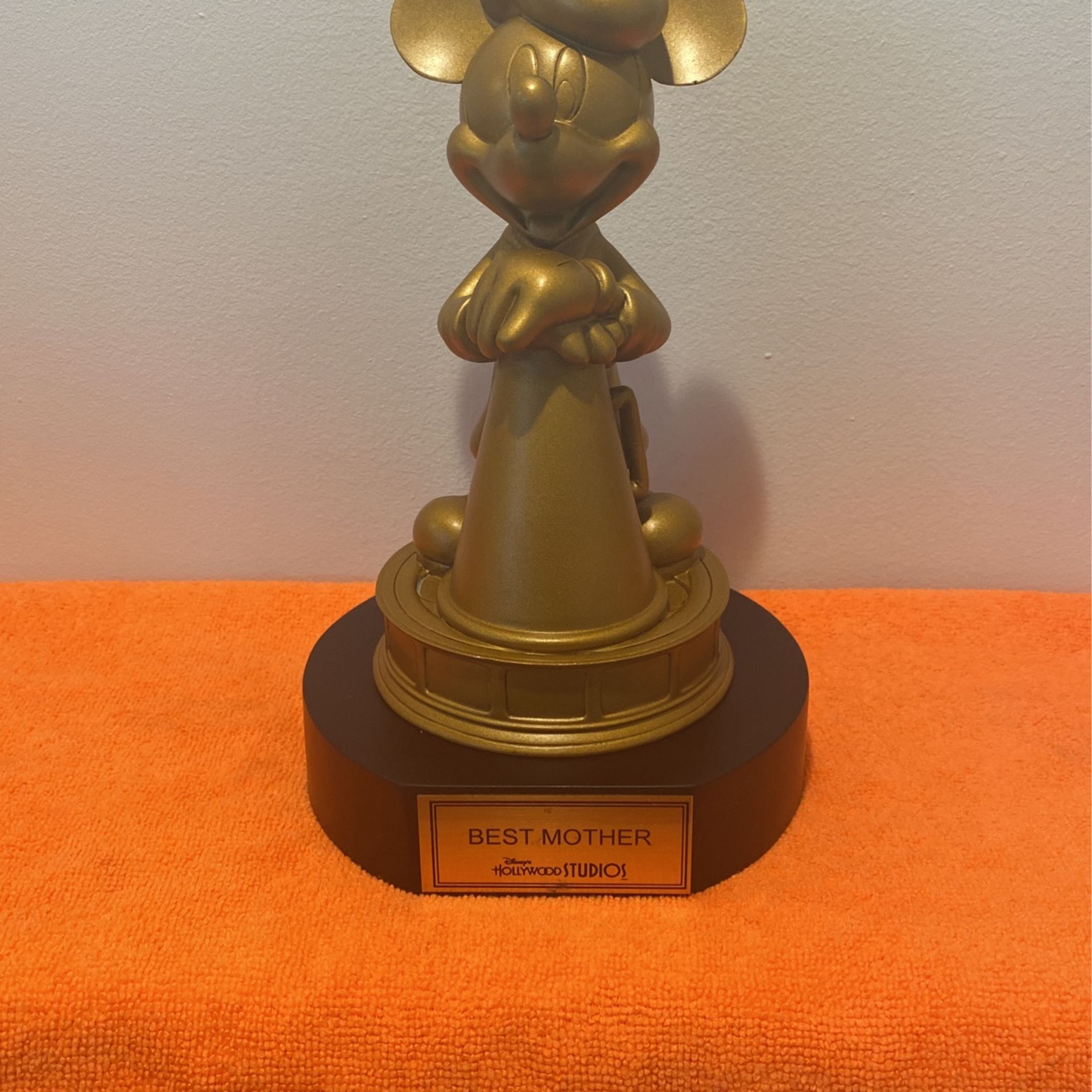Walt Disney Hollywood Studios MGM Director Mickey Mouse Trophy “Best Mother”