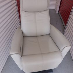 Fjords Urban Small Power Recliner