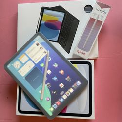 Apple iPad 10th Generation (2022 model /new Open Box ) 256gb with Pencil, keyboard & Case 