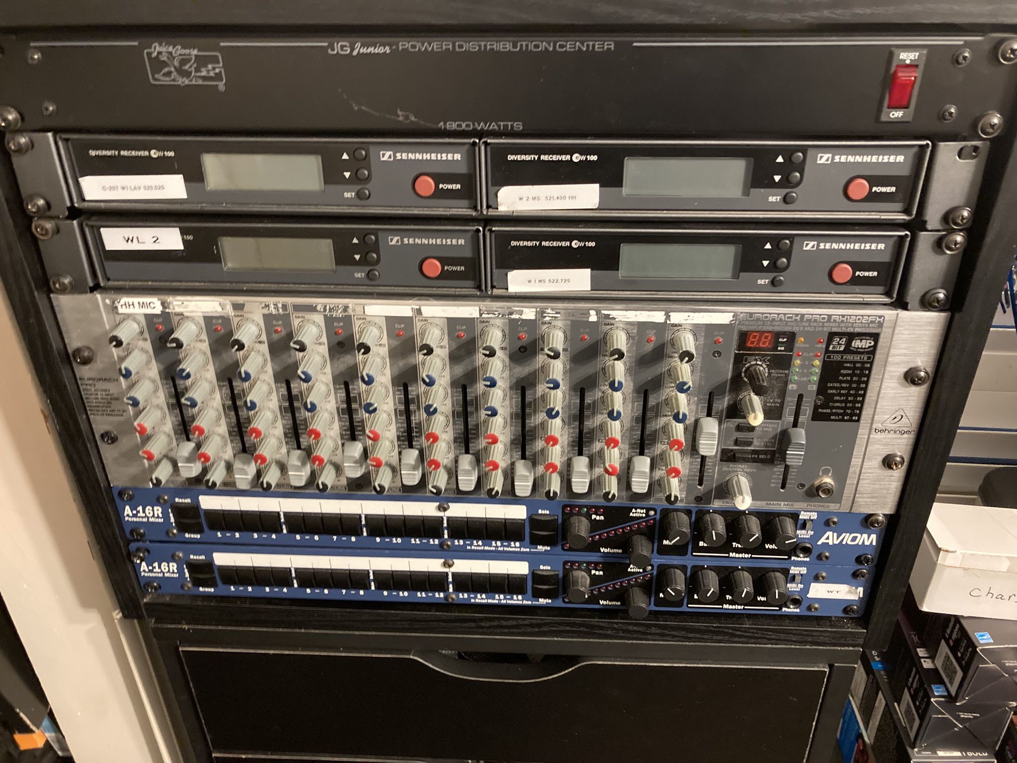 Vendo Equipo De Sonido Y Para 4 Micrófonos Inalámbricos