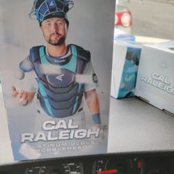 Mariners Nib Cal Raleigh Platinum Glove Bobblehead 