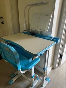 Kids Desk / chair