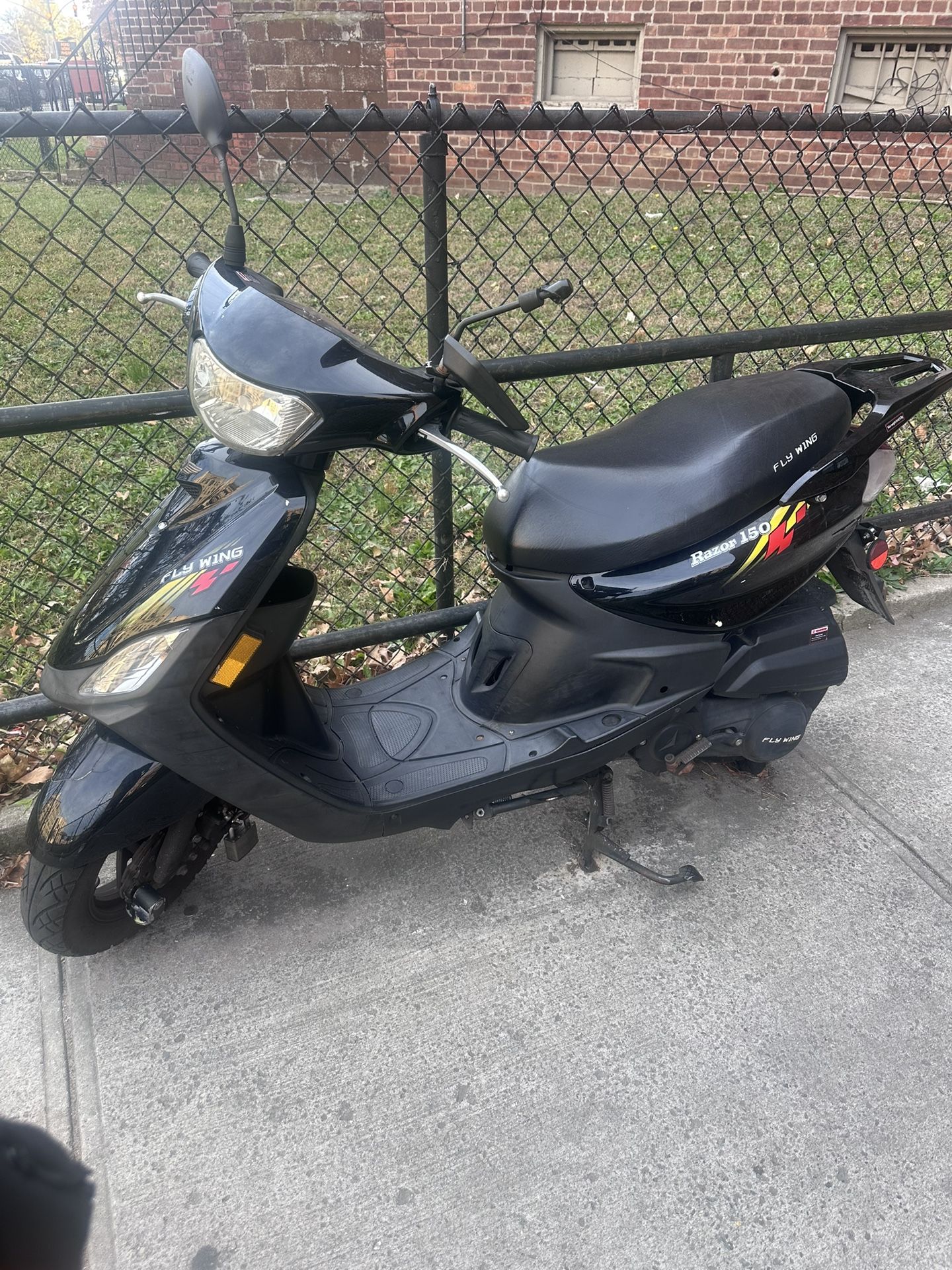 150 cc Moped Gasoline - Year 2023