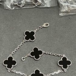 A brand-new four-leaf clover necklace