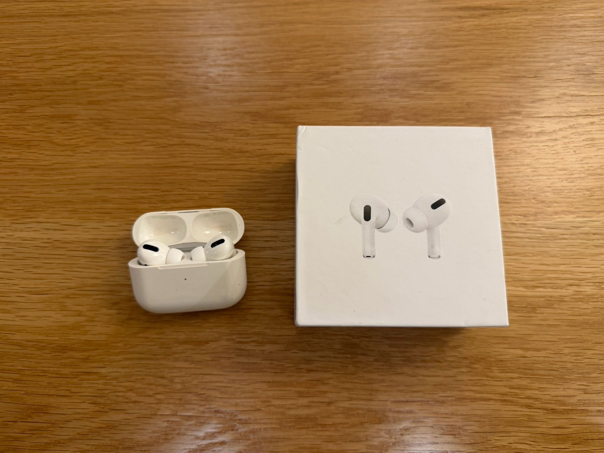 Apple Airpod Pro 1st Gen - Like New