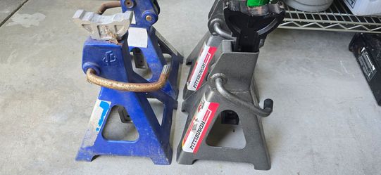 Harbor Freight 3 ton jack stands