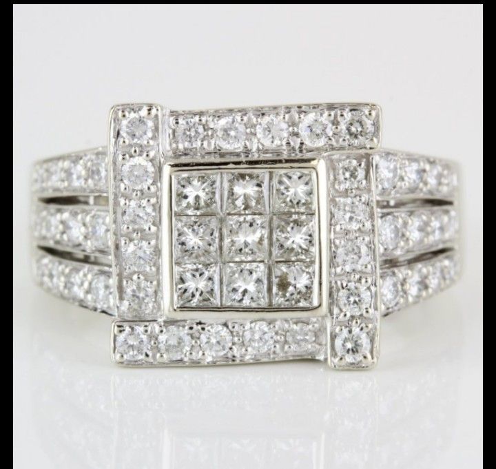 14k Gold Princess + Round Diamond Ring