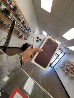 Apple iPhone 18 Pro max unlocked ($40 down take home today)
