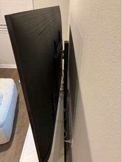 75 Inch Class Crystal UHD U8000F