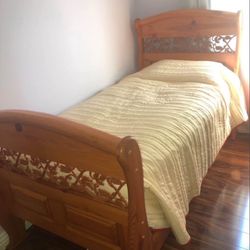 Beds and drawer dressers set