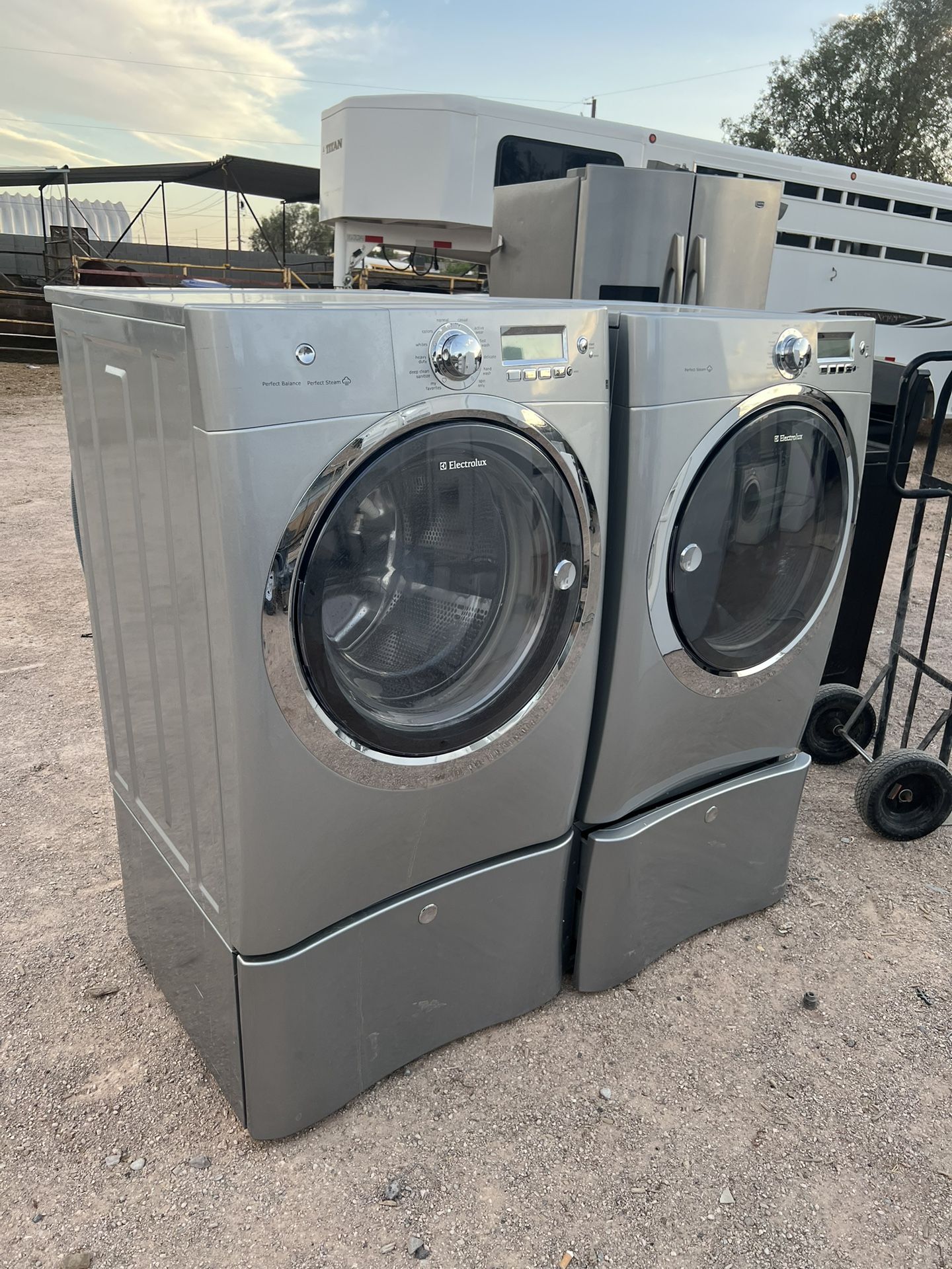 ELECTROLUX WASHER AND GAS DRYER