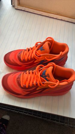 Men’s PUMA size 8.5 LaMelo Ball shoes