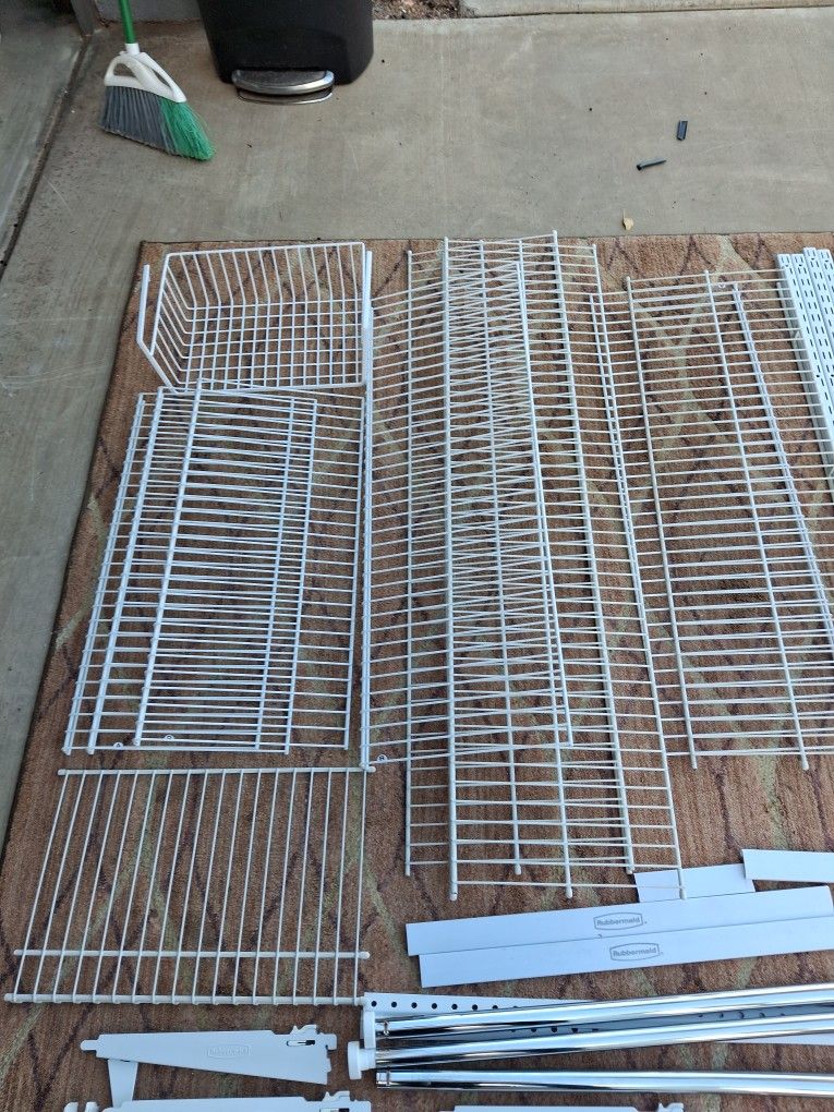 Rubbermaid Closet Organizer