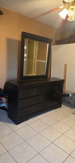 Dresser