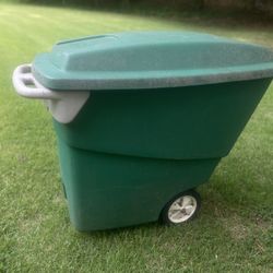 Step 2 Yard Garden Cart