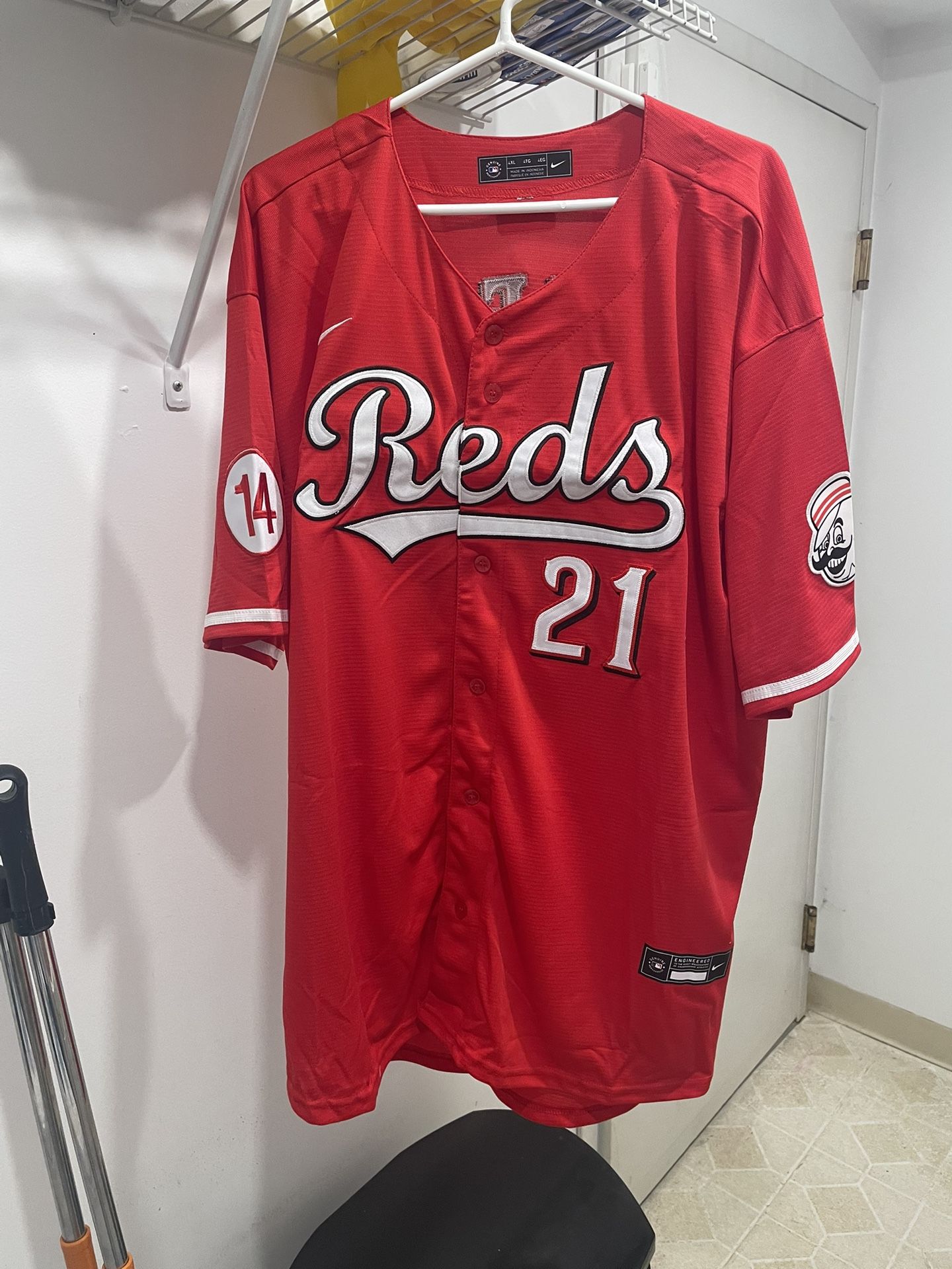 Cincinnati Reds Hunter Greene stitched jersey in memory of Pete Rose on the sleeve size 4xl
