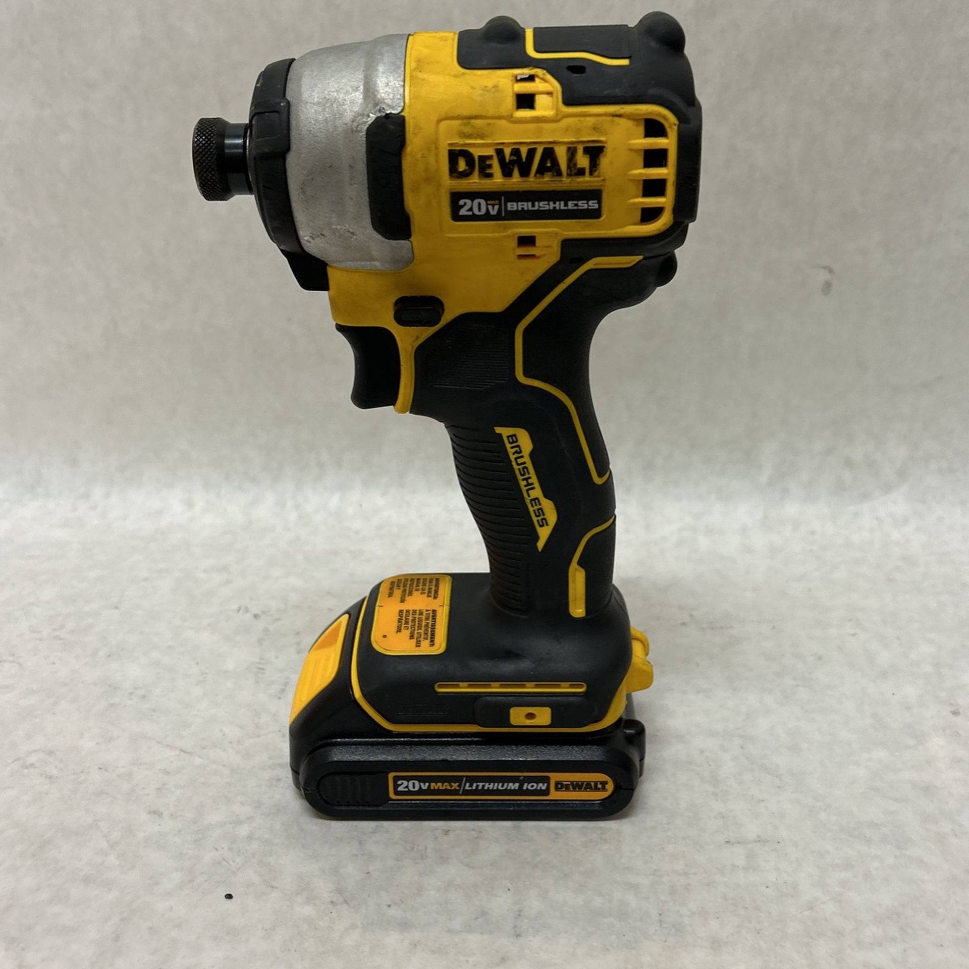 Dewalt 20 V atomic compact series quarter inch impact with battery for