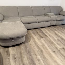 4 Piece Electric Reclining Sectional $1500 obo